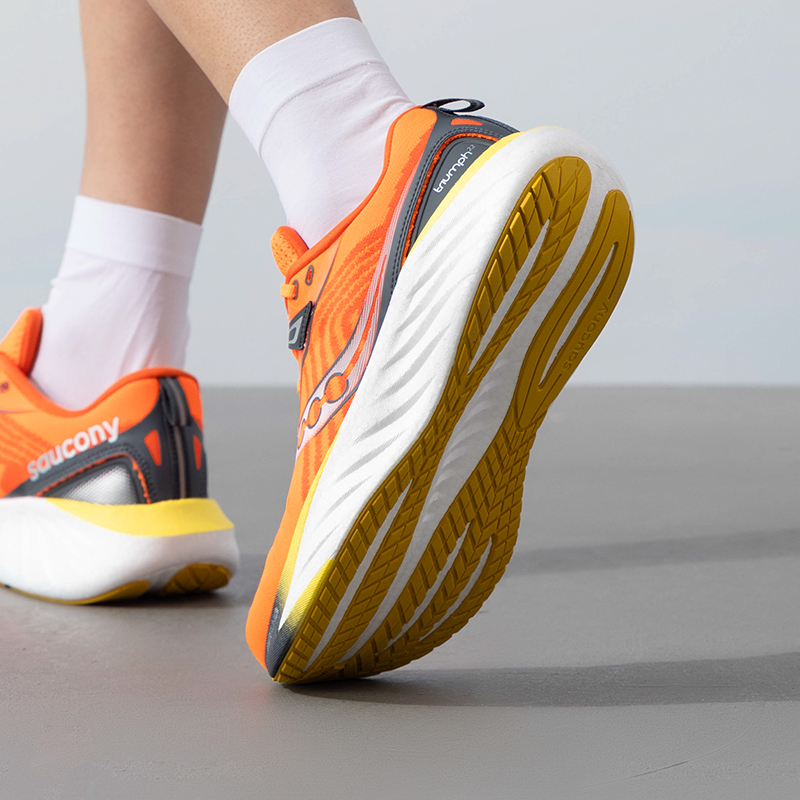 Saucony索康尼TRIUMPH胜利22跑步鞋男鞋春季新款减震跑鞋运动鞋子