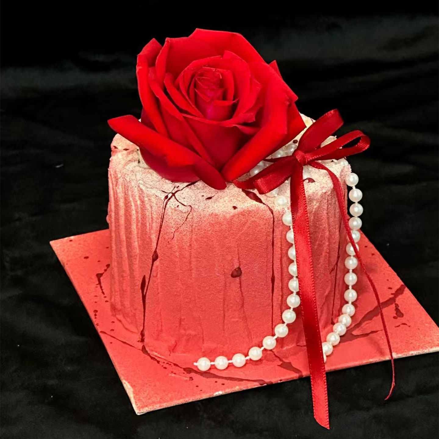 浪漫七夕红色玫瑰情人节蛋糕装饰鲜花玫瑰摆件蝴蝶结丝带珍珠链,淘宝优惠券,粉丝福利购,淘宝优惠卷