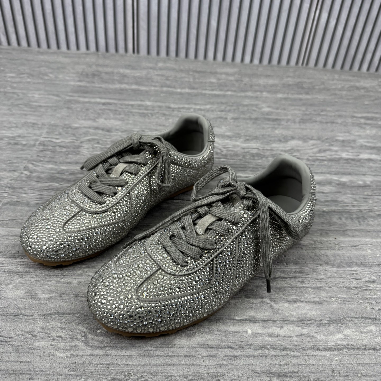 欧货欧洲站复古德训鞋女2026春季新款拼色系带平底休闲亮片运动鞋,淘宝优惠券,粉丝福利购,淘宝优惠卷