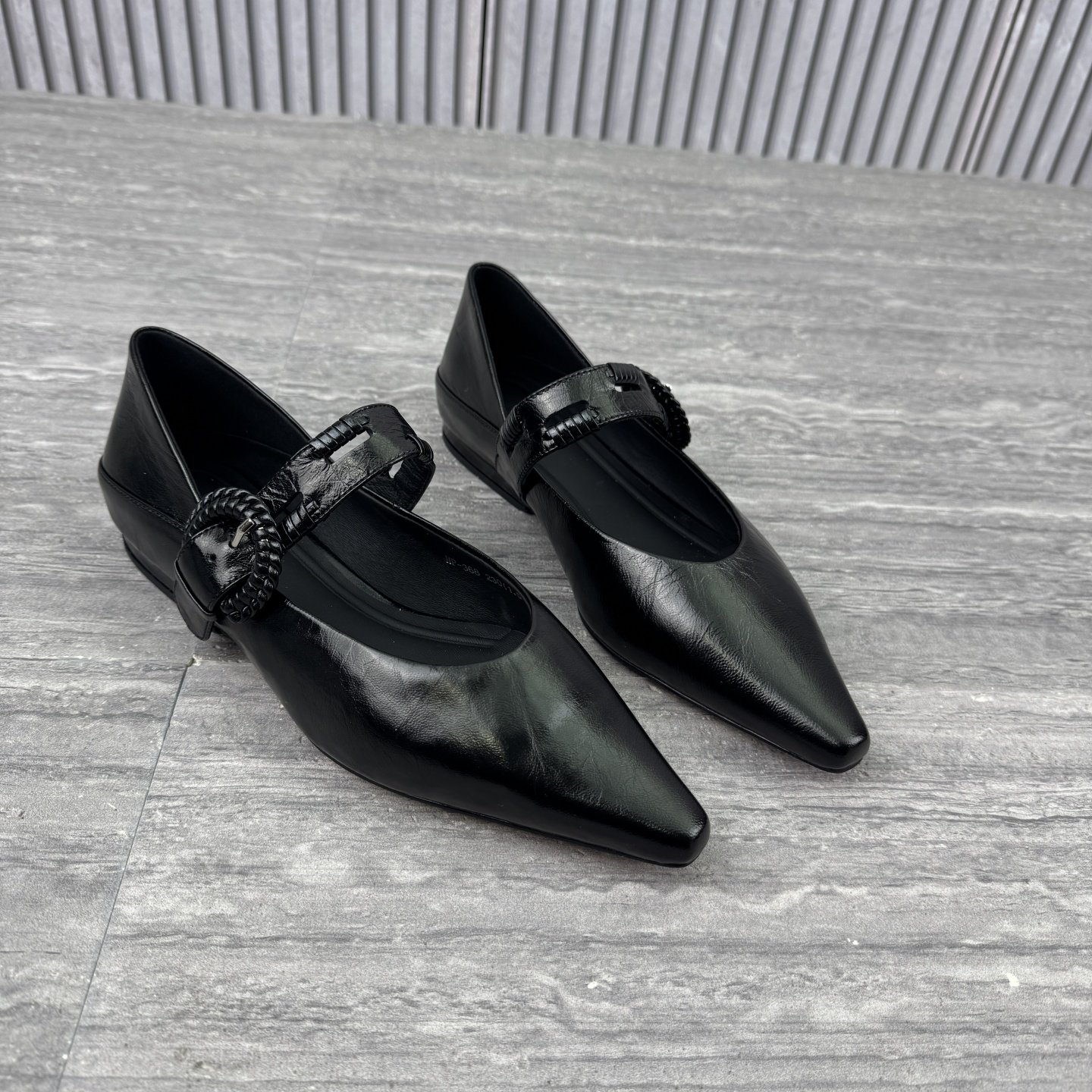 2026春新款真皮欧货欧洲站尖头玛丽珍鞋女一字扣带平底百搭单鞋潮,淘宝优惠券,粉丝福利购,淘宝优惠卷