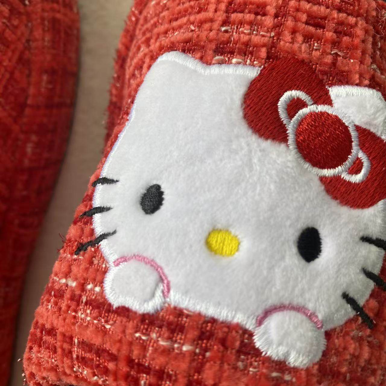 日本售3400日元 kitty重工刺绣女士坡跟地板拖鞋室内鞋居家鞋,淘宝优惠券,粉丝福利购,淘宝优惠卷