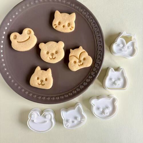 可爱卡通动物熊猫猫咪青蛙松鼠饼干模具宠物狗狗零食甜品烘培工具 - 图3