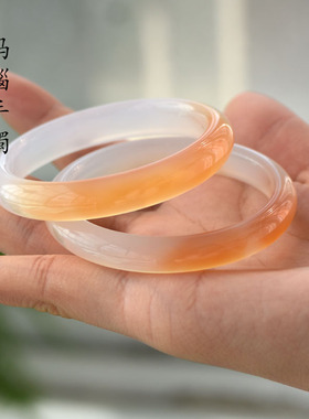 纤纤素手无烧女玛瑙原色手镯原矿