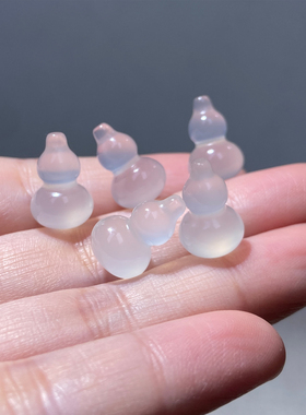 纤纤素手葫芦冰透玛瑙玉髓项坠