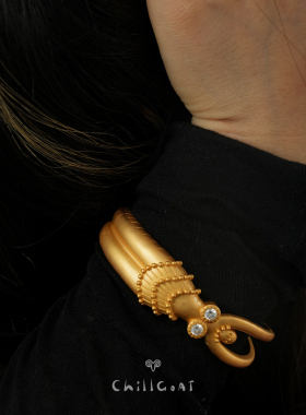 Innerbloom原创金色小人手镯