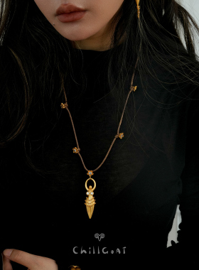 innerbloom金色绳结花朵项链