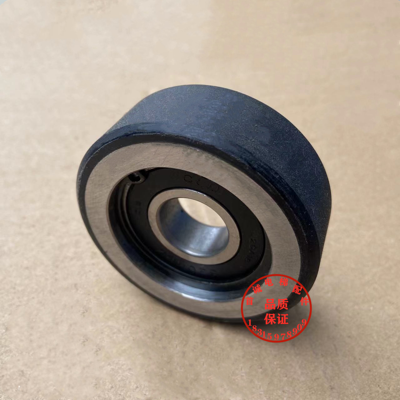 导靴滚轮家用电梯别墅梯商用小型电梯滚轮导靴液压曳引背面式导靴,淘宝优惠券,粉丝福利购,淘宝优惠卷