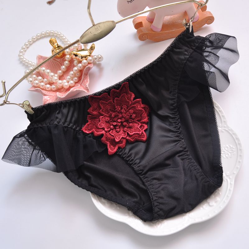 四色日系水溶刺绣蕾丝边可爱少女纯色性感牛奶丝女式中低腰三角裤 - 图2