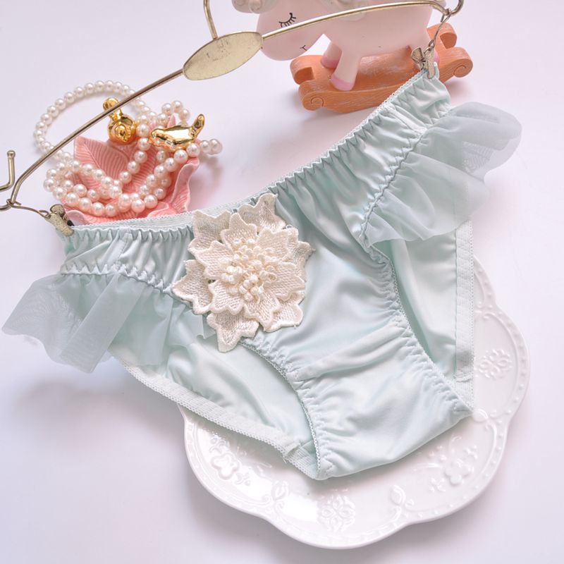 四色日系水溶刺绣蕾丝边可爱少女纯色性感牛奶丝女式中低腰三角裤 - 图0