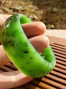 异宝阁和田碧玉猕猴桃料宽口手镯玉镯苹果绿菠菜绿白玉墨玉男女款