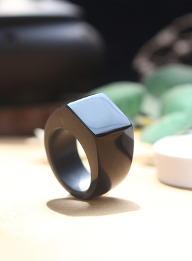 原创新款和田玉墨玉马鞍戒指