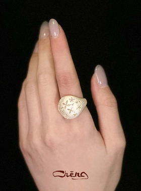 晿cheng落花纹雕花木鱼戒指纯银