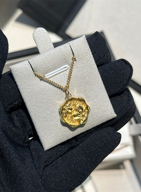 圆牌桃花钛钢女项链女锁骨链