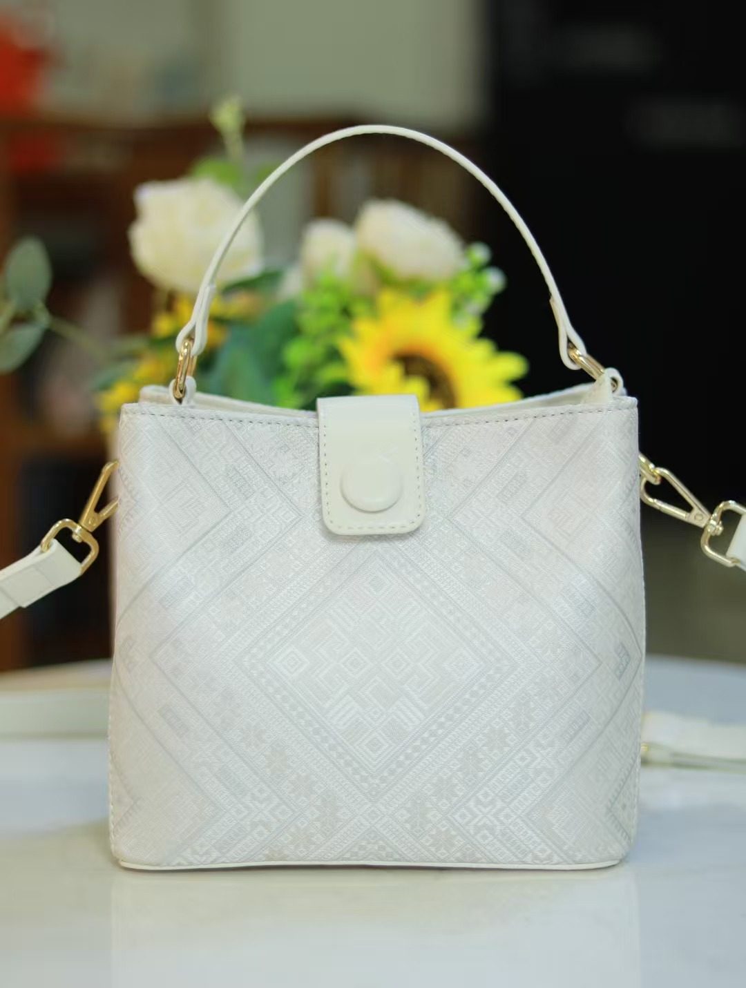 广州非遗壮锦爆款小包包女夏天百搭时尚斜挎包韩版菱格水桶包,淘宝优惠券,粉丝福利购,淘宝优惠卷