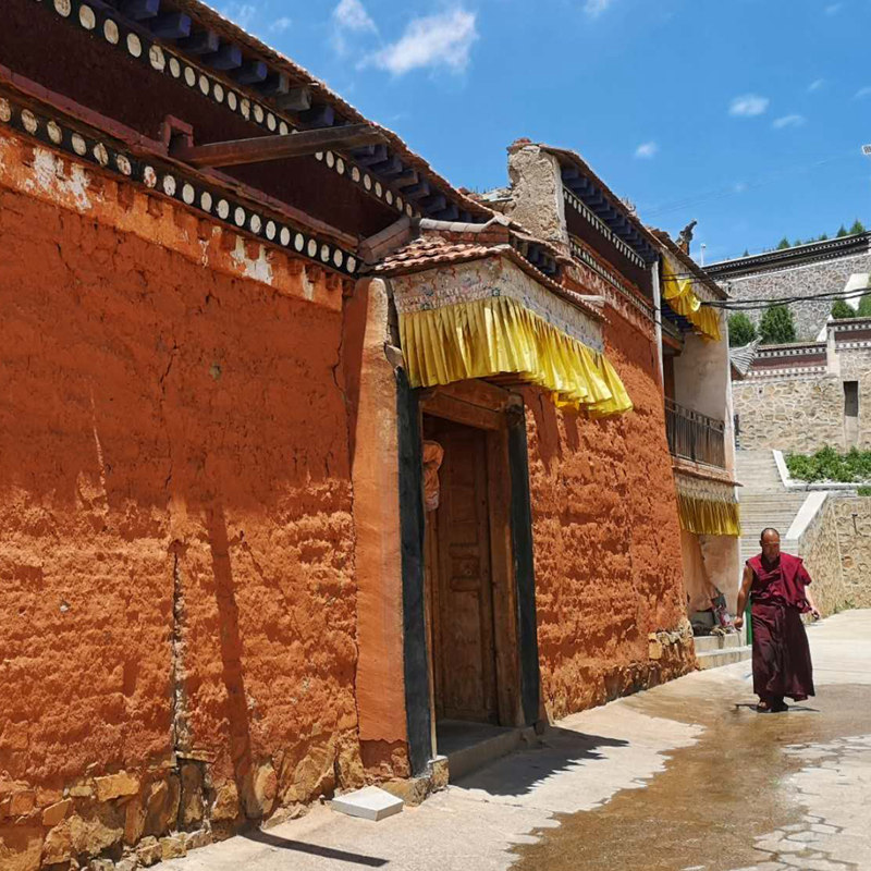 色达甘南8天7晚旅游 洛克之路莲宝叶则扎尕那若尔盖月亮湾8人小团