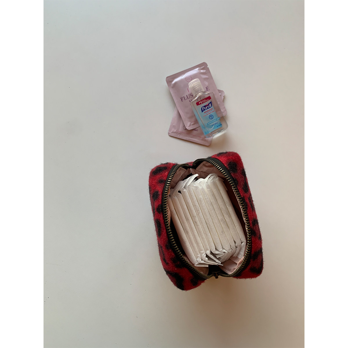 Maybekuii | 福利款｜红色豹纹毛呢方块收纳 卫生棉包 #264,淘宝优惠券,粉丝福利购,淘宝优惠卷