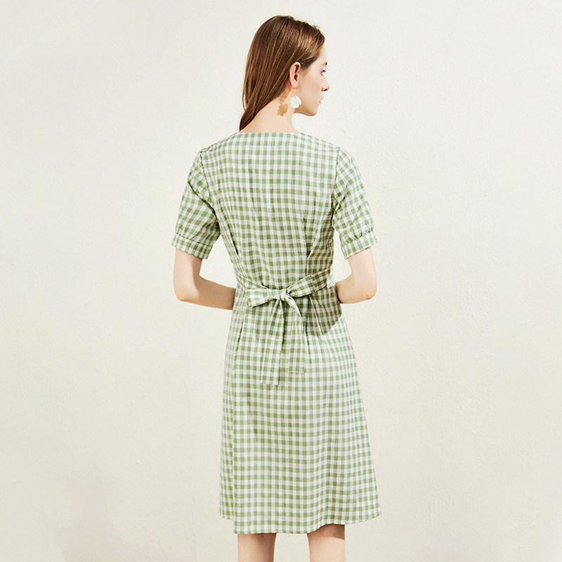  百达依莉连衣裙