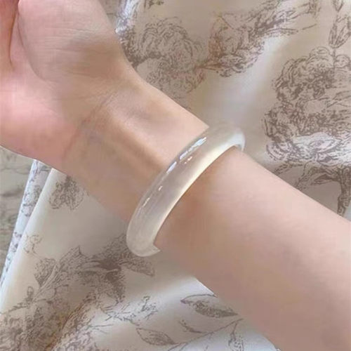 天然高冰透白月光玛瑙荔枝冻玉髓玉手镯马料女香槟翡翠送女友礼物 - 图3