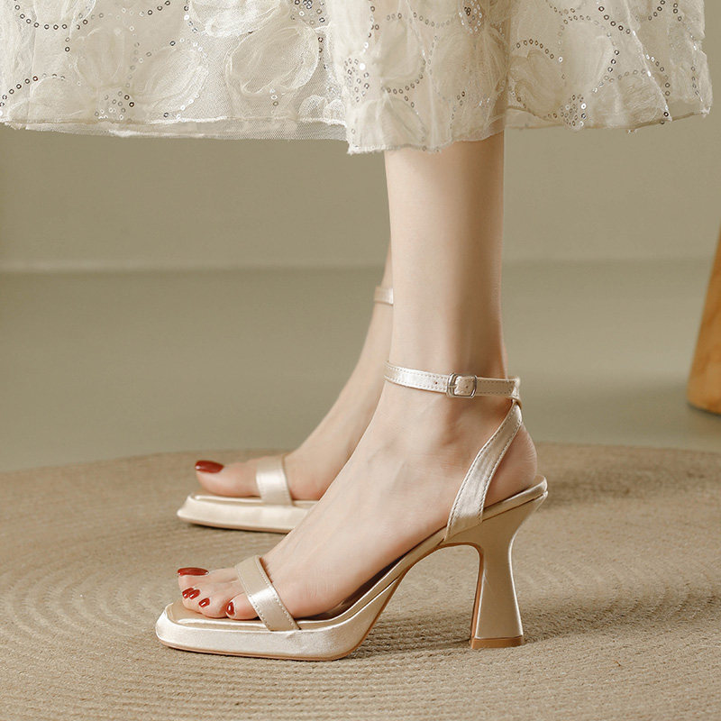 2026夏季新款小个子一字带扣高跟鞋女增高防水台厚底显瘦露趾凉鞋,淘宝优惠券,粉丝福利购,淘宝优惠卷