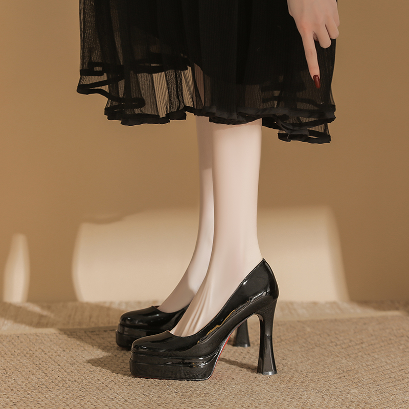 黑色红底高跟鞋女粗跟2025春新款防水台不累脚走秀气质圆头职业鞋 - 图1