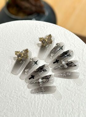 黑色晕染金色蝴蝶甜酷穿戴甲