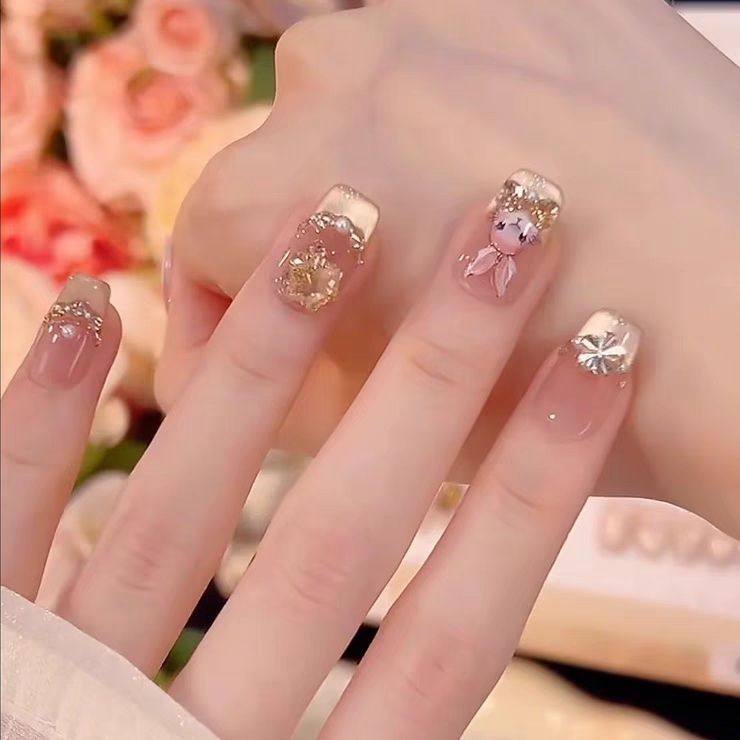 金色爆闪猫眼法式可爱小兔子碎钻仿珍珠拼贴蝴蝶结显白气质感美甲,淘宝优惠券,粉丝福利购,淘宝优惠卷