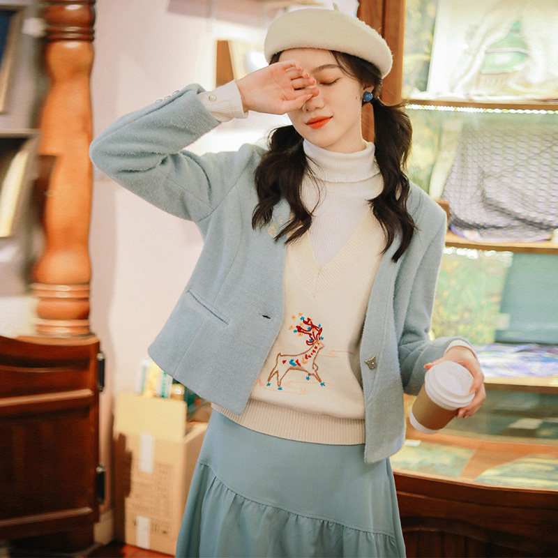 微笑向暖春季学院风刺绣西服外套加半裙女2024年短款别致原创气质,淘宝优惠券,粉丝福利购,淘宝优惠卷