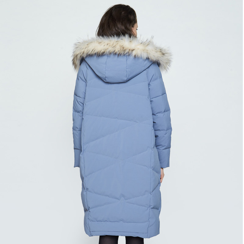  艾格银座羽绒服