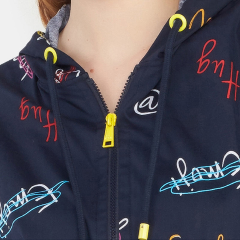 艾格2020春秋季新款长袖印花拉链 艾格银座短外套