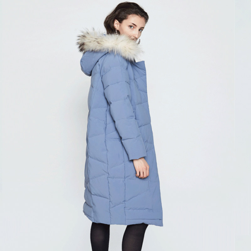  艾格银座羽绒服