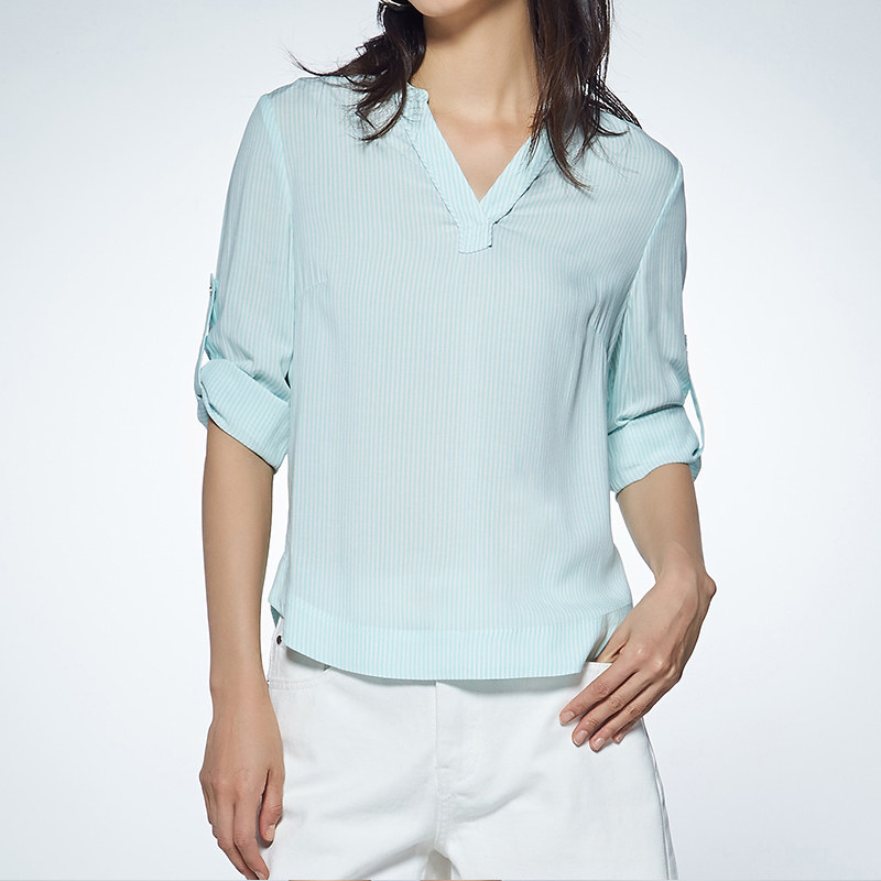 艾格直筒v领z153休闲衫 艾格银座衬衫