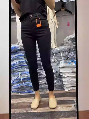 2025年秋季新款高腰弹力小脚牛仔裤女大码黑色修身显瘦九分铅笔裤 - 图1