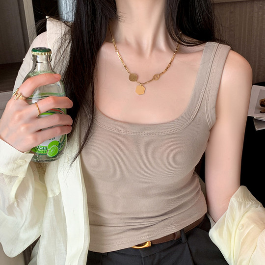 Large collar vest wide shoulder strap to cover the secondary breast