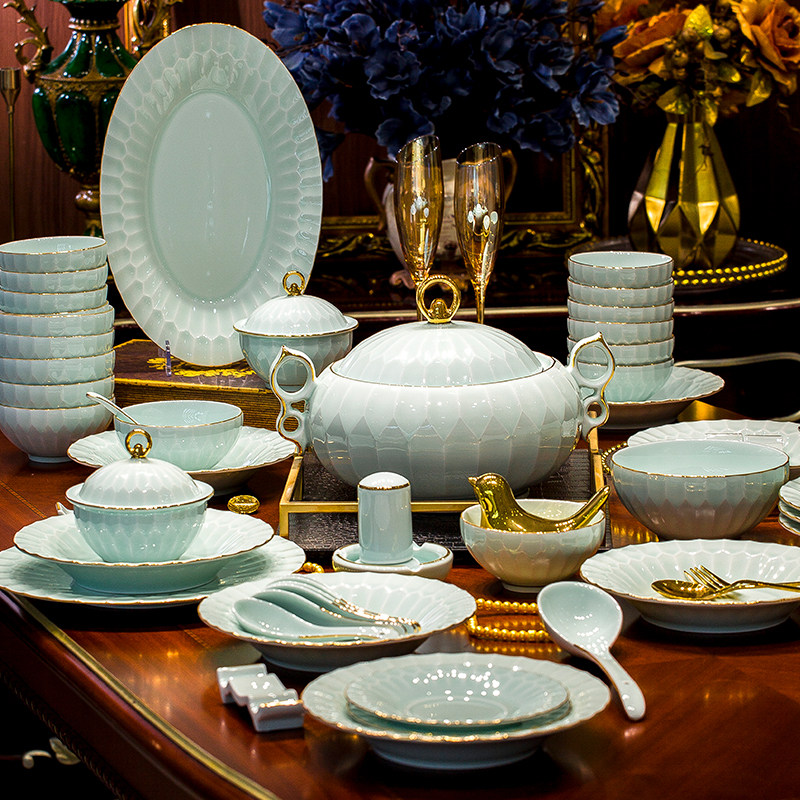 2026新款碗碟套装家用高级感中式青瓷高档碗盘釉下彩餐具套装送礼