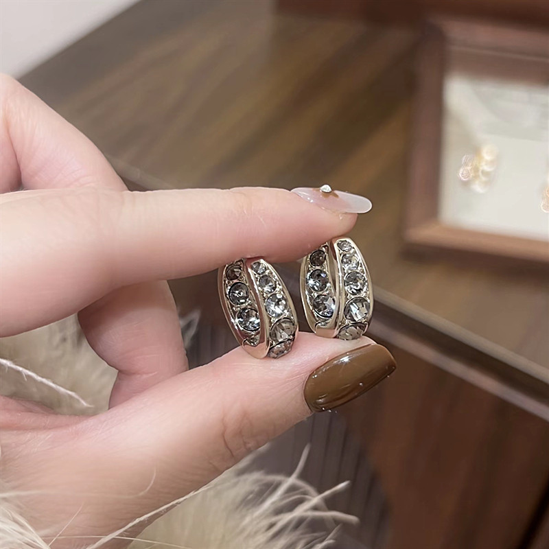 新款铜镀金高级感灰色镶钻小圈耳扣简约冷淡风ins时尚新年百搭款,淘宝优惠券,粉丝福利购,淘宝优惠卷