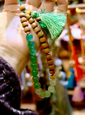 绿色系身弱喜水木渐变草莓晶老山檀老型珠一整条链子都是香香的