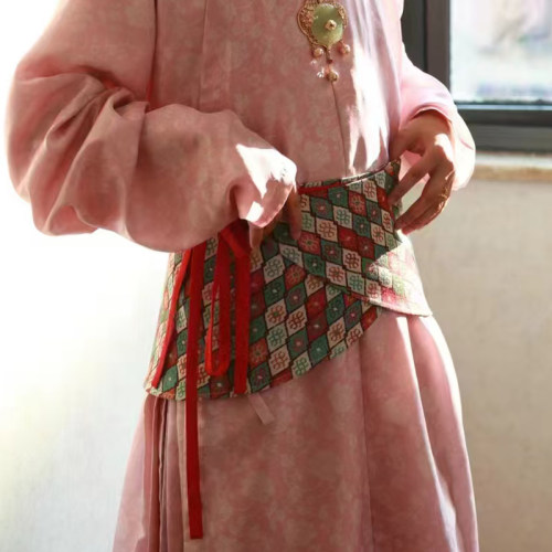 惜物国风 汉服穿搭配饰配件男女同款月牙型红绿菱形格子抱腰 - 图0
