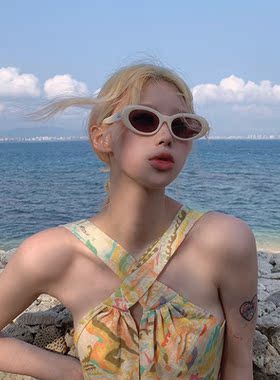 甜酷辣妹墨镜高级感复古凹造型