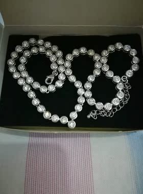 雅芳粉红色镶钻耳环实物拍摄项链