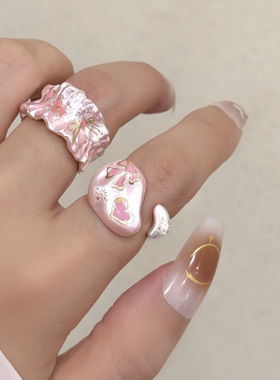 今饰有约猫咪蝴蝶结贴花戒指