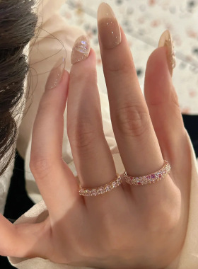 浪漫传说粉钻排百搭戒指
