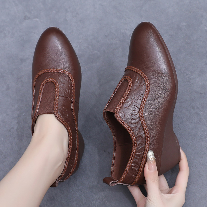 真皮坡跟单鞋春秋复古软底妈妈鞋大码女鞋一脚蹬深口不累脚小皮鞋,淘宝优惠券,粉丝福利购,淘宝优惠卷