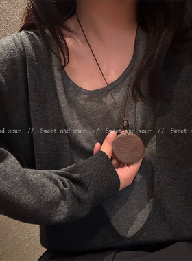 甜酸复古秋冬皮绳木头吊坠项链女设计感小众个性抽拉毛衣链锁骨链