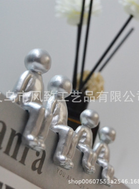 跨境家庭成员纪念品 排排坐大人小孩 10周年雕塑树脂工艺品摆件