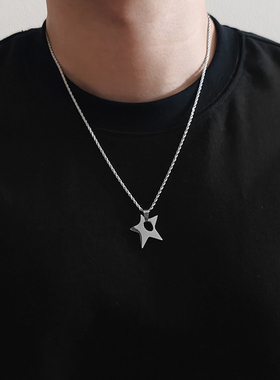 简约个性小众设计星星钛钢项链男不掉色甜酷风轻奢毛衣链潮牌男饰