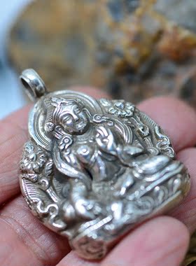 尼泊尔纯银手工制作绿度母项链坠