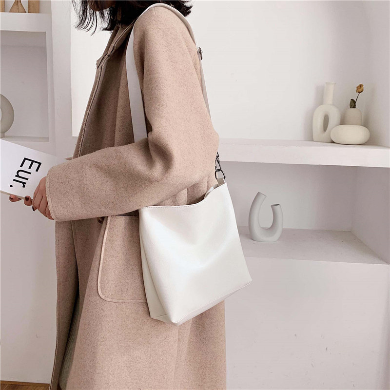 单肩包秋冬大容量新款2020上课包 圣茵娜女士包袋