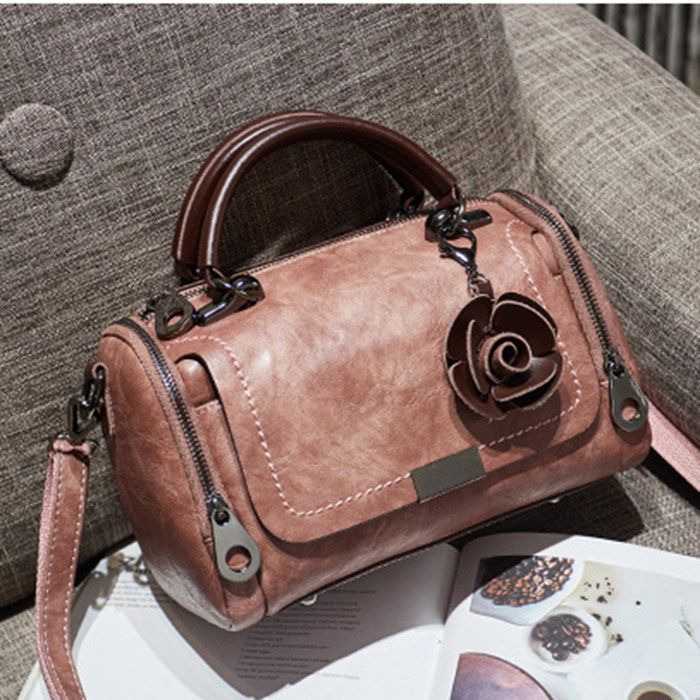 正品牛皮2020新款韩版波士顿枕头包 朵唯名品 香港代购店女士包袋