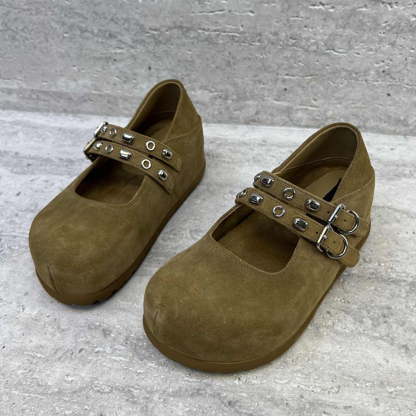 欧洲站2025秋季新款欧货真皮女鞋厚底内增高皮带扣牛反绒玛丽珍鞋 - 图0