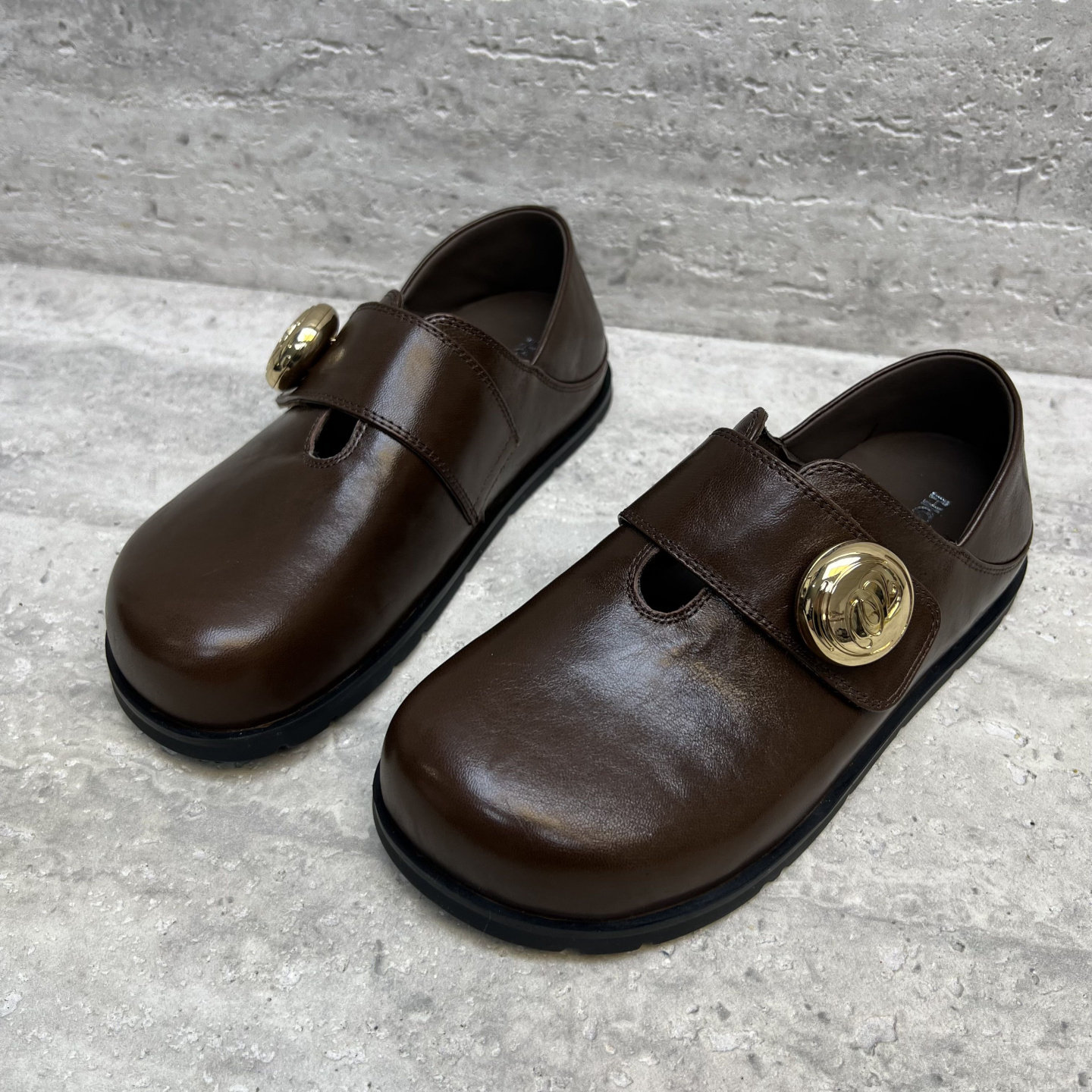 欧洲站2026春新款欧货真皮女鞋平底圆头魔术贴羊皮英伦皮鞋乐福鞋,淘宝优惠券,粉丝福利购,淘宝优惠卷